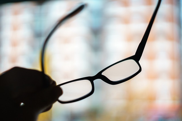 trifokális szemüveg